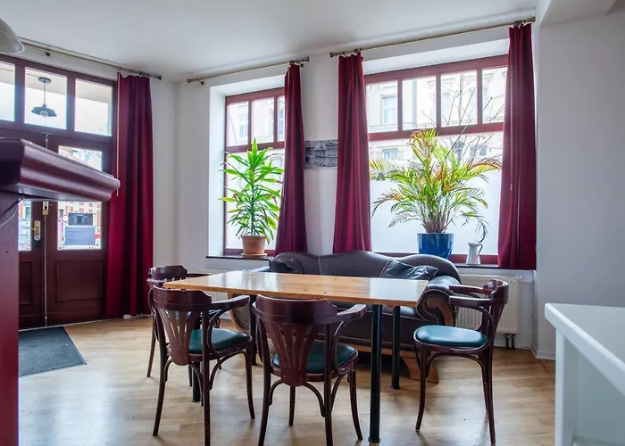 Daire Alt-berliner Eckkneipe - 